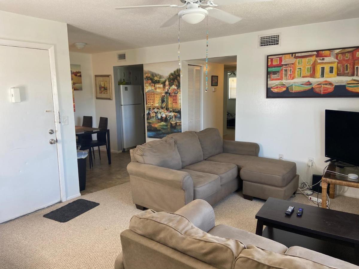 Private Room In A 2 Bedroom 1 Bathroom Shared With Host, On The Beach, Surrounded By Resorts, Only 2 People Max St. Pete Beach Kültér fotó