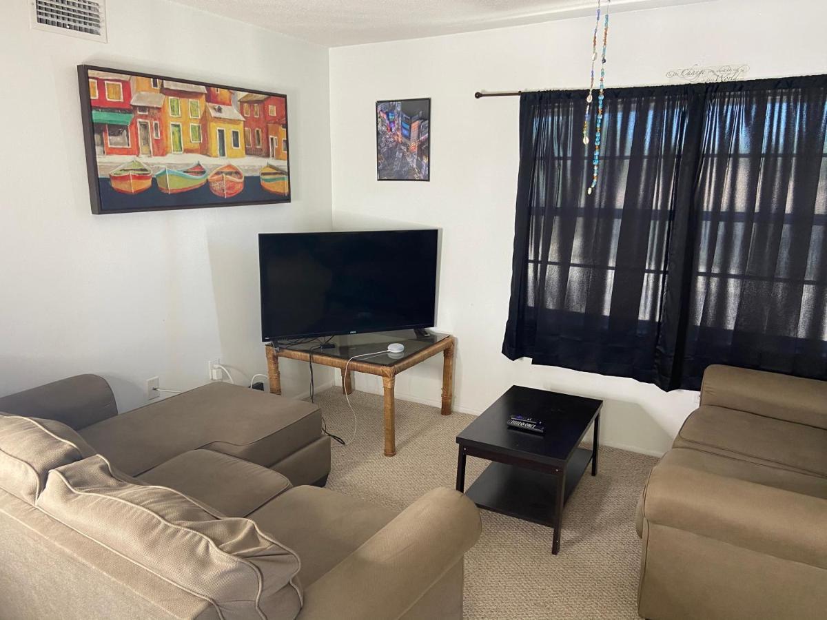 Private Room In A 2 Bedroom 1 Bathroom Shared With Host, On The Beach, Surrounded By Resorts, Only 2 People Max St. Pete Beach Kültér fotó