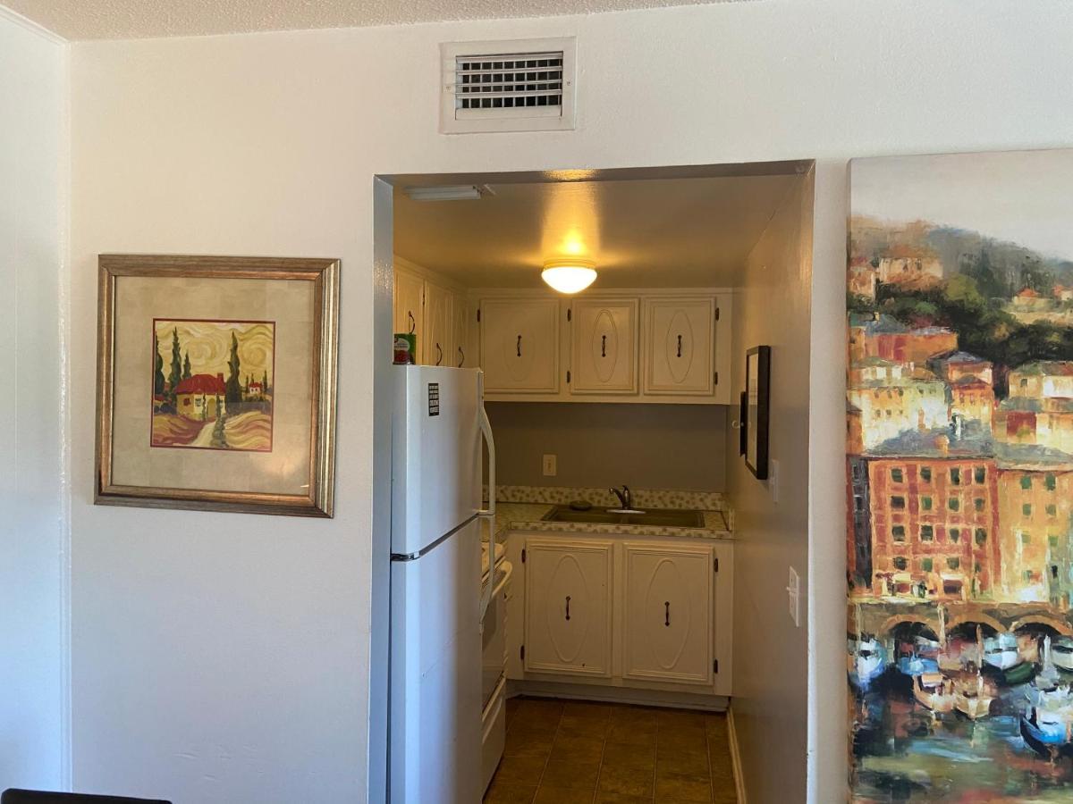 Private Room In A 2 Bedroom 1 Bathroom Shared With Host, On The Beach, Surrounded By Resorts, Only 2 People Max St. Pete Beach Kültér fotó